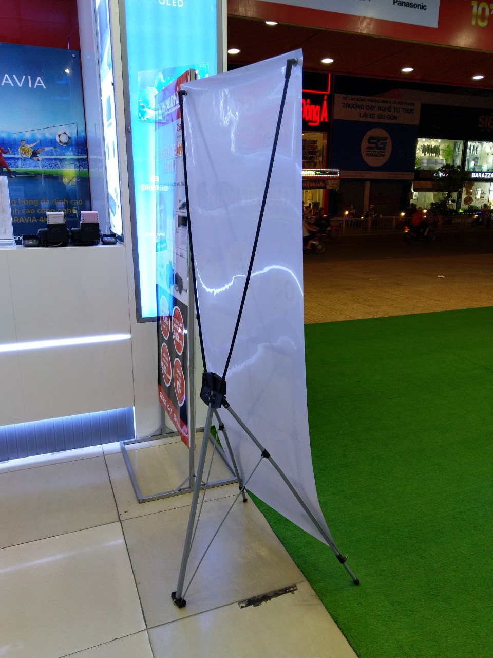 Standee x cường lực loại tốt kích thước 80x180cm 2 cuong luc 02