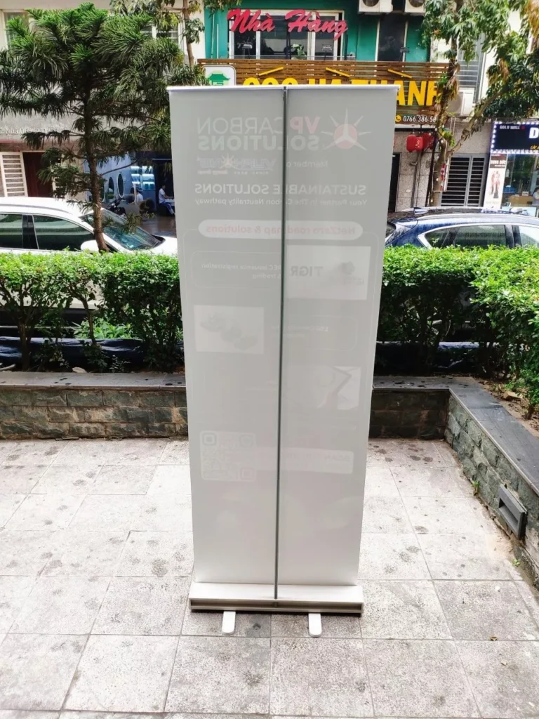 Standee cuốn nhôm, giá standee cuốn nhôm cao cấp kích thước 80x200cm 13 cách lắp standee cuốn
