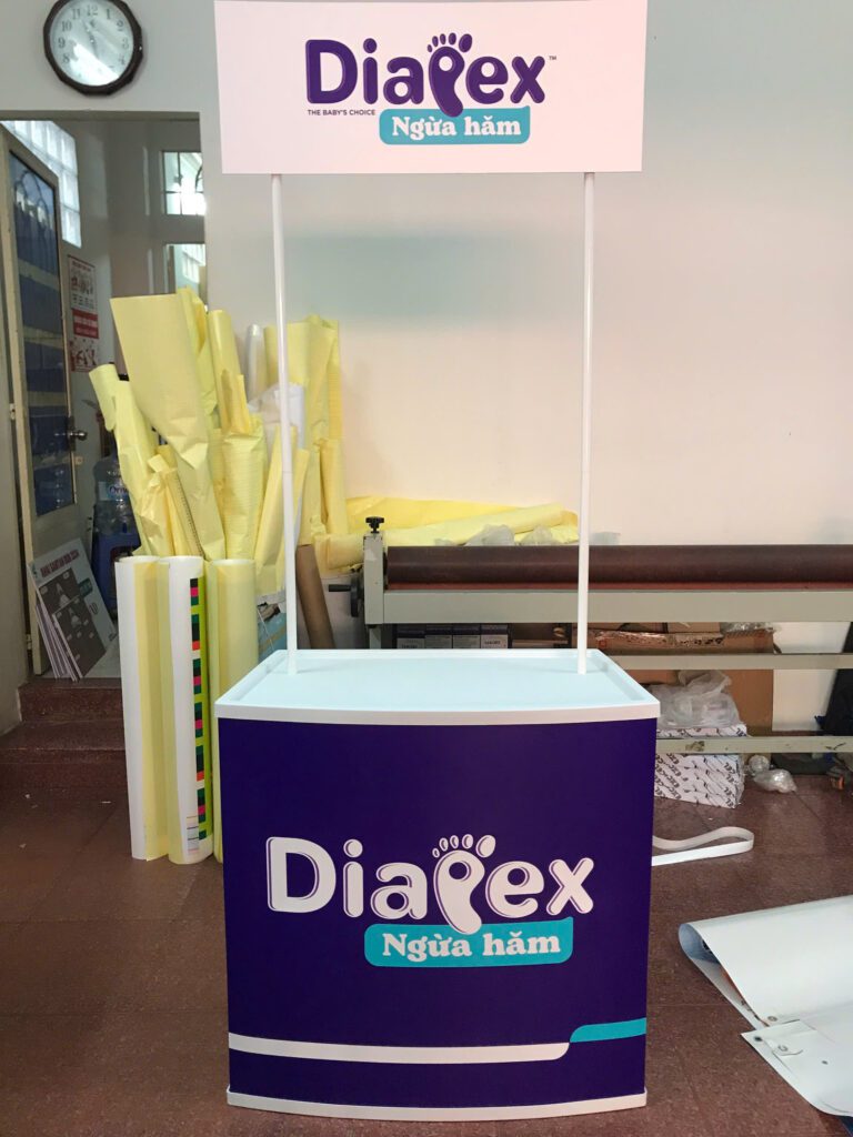Standee Quảng Cáo Việt Nam 38 booth bán hàng