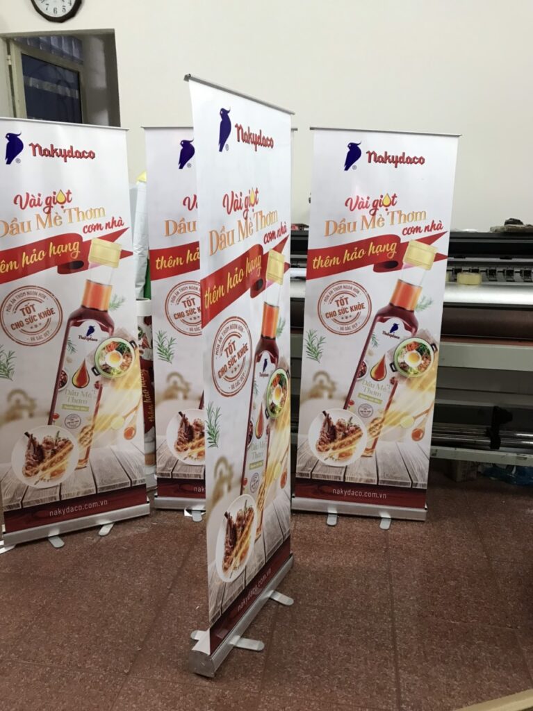 Standee quảng cáo là gì? Tổng hợp các mẫu standee quảng cáo đẹp 2 standee