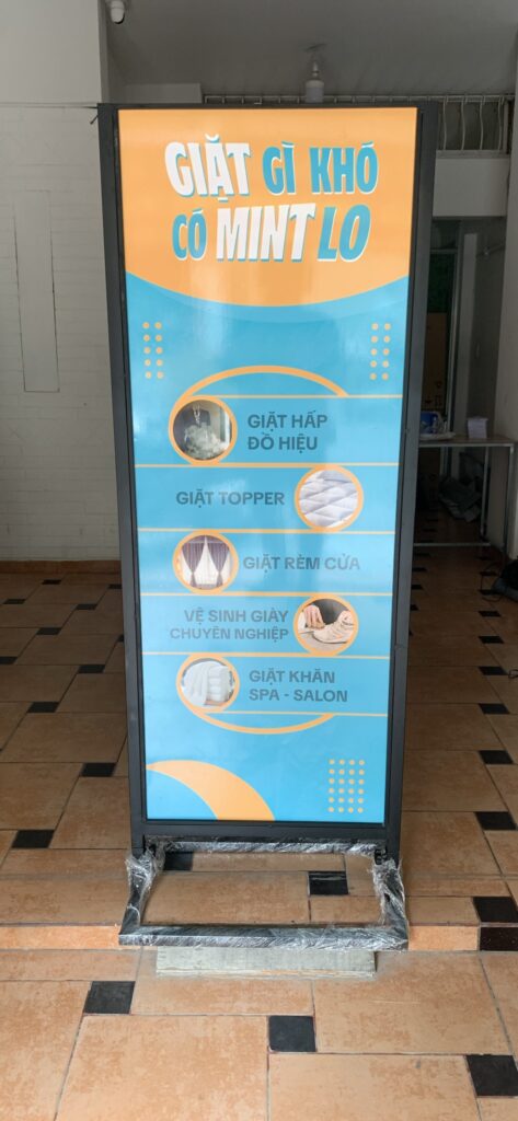 Standee Quảng Cáo Việt Nam 37 standee khung sắt
