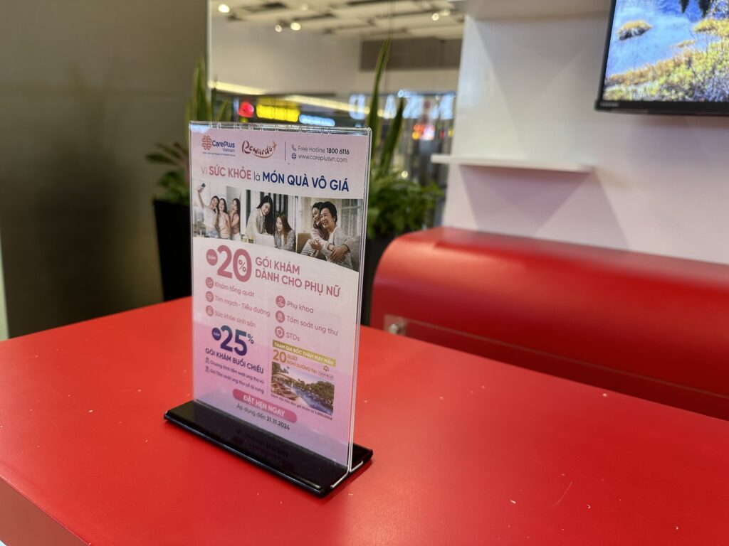 Standee Quảng Cáo Việt Nam 40 standee mica để bàn