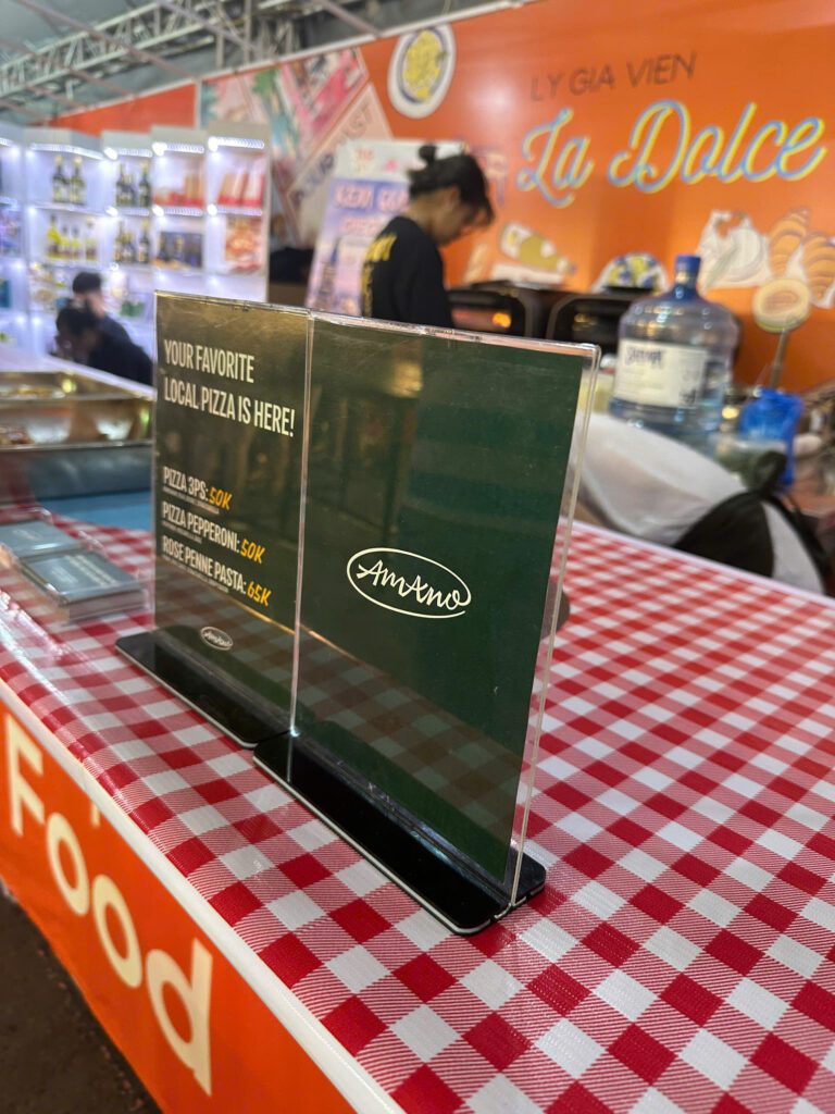 Standee Quảng Cáo Việt Nam 36 standee mica để bàn a5